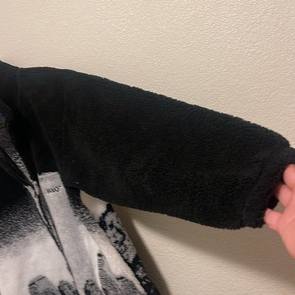 Awake NY Men's Black and White Jacket coast to coast - Picture 3 of 5